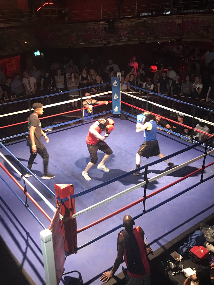 AlixFox's tweet photo. IT'S 'BOUT TO KICK OFF - FISTS IN THE RING! 🥊😆🌈💪I'm at #PRIDEBoxing supporting my right hooker of a friend Sam aka Cocky Ballblowa at @TheGrandClapham. Funds raised go to #LGBTQ charities. Thanks to @TENGA_Global for the sweat towels! ❤️ https://t.co/sNAdN1cJyH