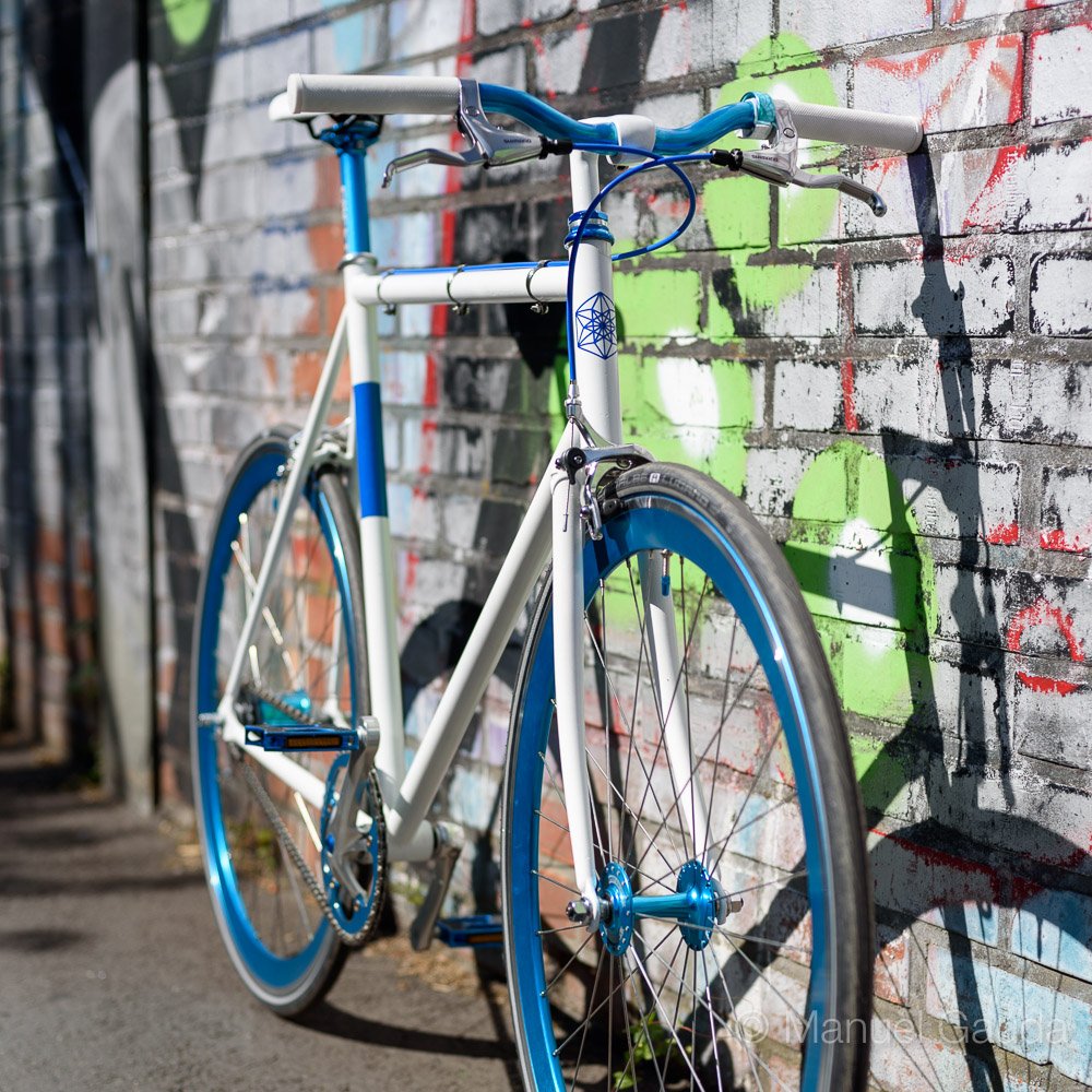 ManuelGauda's tweet image. I call her "Eisprinzessin"
Once a black #fuji feather frame, now a beauty 😍  #sturmeyarcher2speed rear hub 👌
#coolbikes #bikeporn #steelframe #steelbike #classicbike #steelisreal #bikelove #lifebehindbars #lovecycling #cyclingphotos