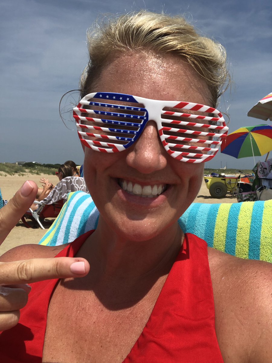 NicholeS3879's tweet photo. #SummerSelfieChallenge #4thofJulySelfie #Merica #holmeshappenings #IndependenceDay #redwhiteandblue #beachlife #beachgirl @ahefner01 https://t.co/YGY6t1Sw37