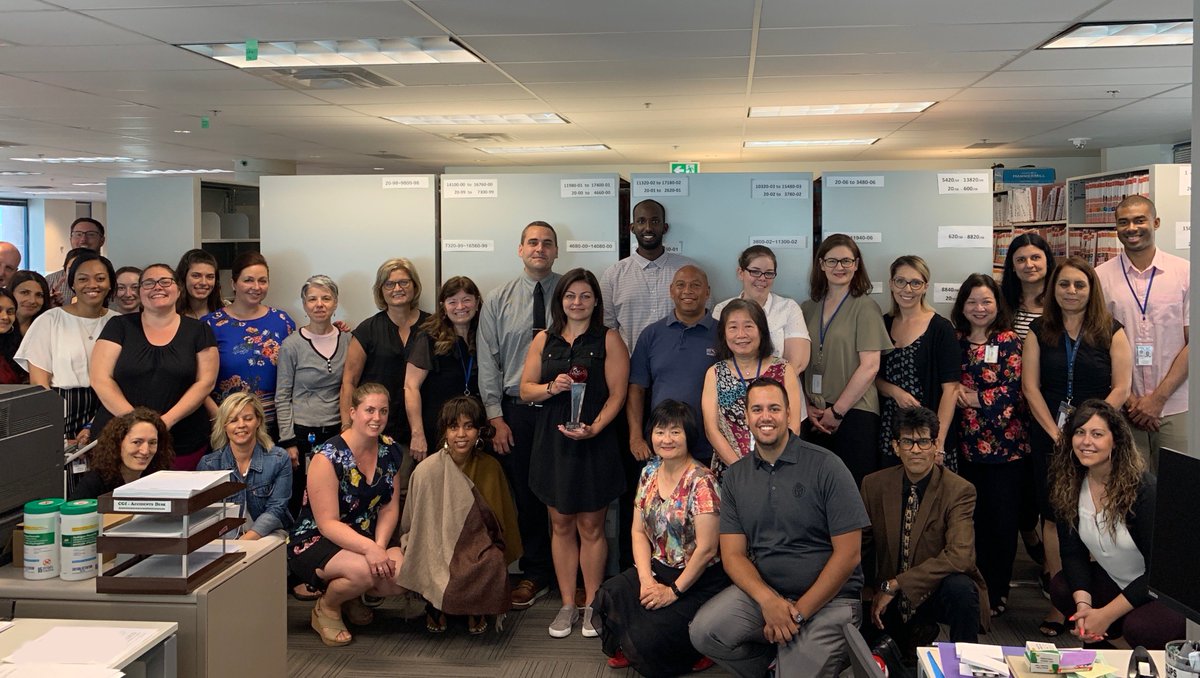 TPS_Records's tweet image. Today @TorontoPolice Sgt. Puterbaugh (@COP1553) presented our unit with a thank you on behalf of the @youthgames2019 Draft an Athlete program! The unit raised over $3,700 in order to support the Athletes, well done! Special thanks to Angela who spearheaded the fundraising at RMS.