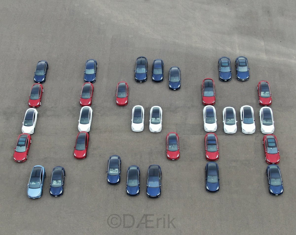 teslainventory's tweet photo. @tesla @elonmusk Fourth of July celebration! Met up with a lot of members of the Denver Tesla Club to take some photos! Thanks to Zack Schiel for organizing everything!

#tesla #teslamotors #elonmusk #fourthofjuly #colorado #denverteslaclub #photo #usa https://t.co/EBBUEK929r