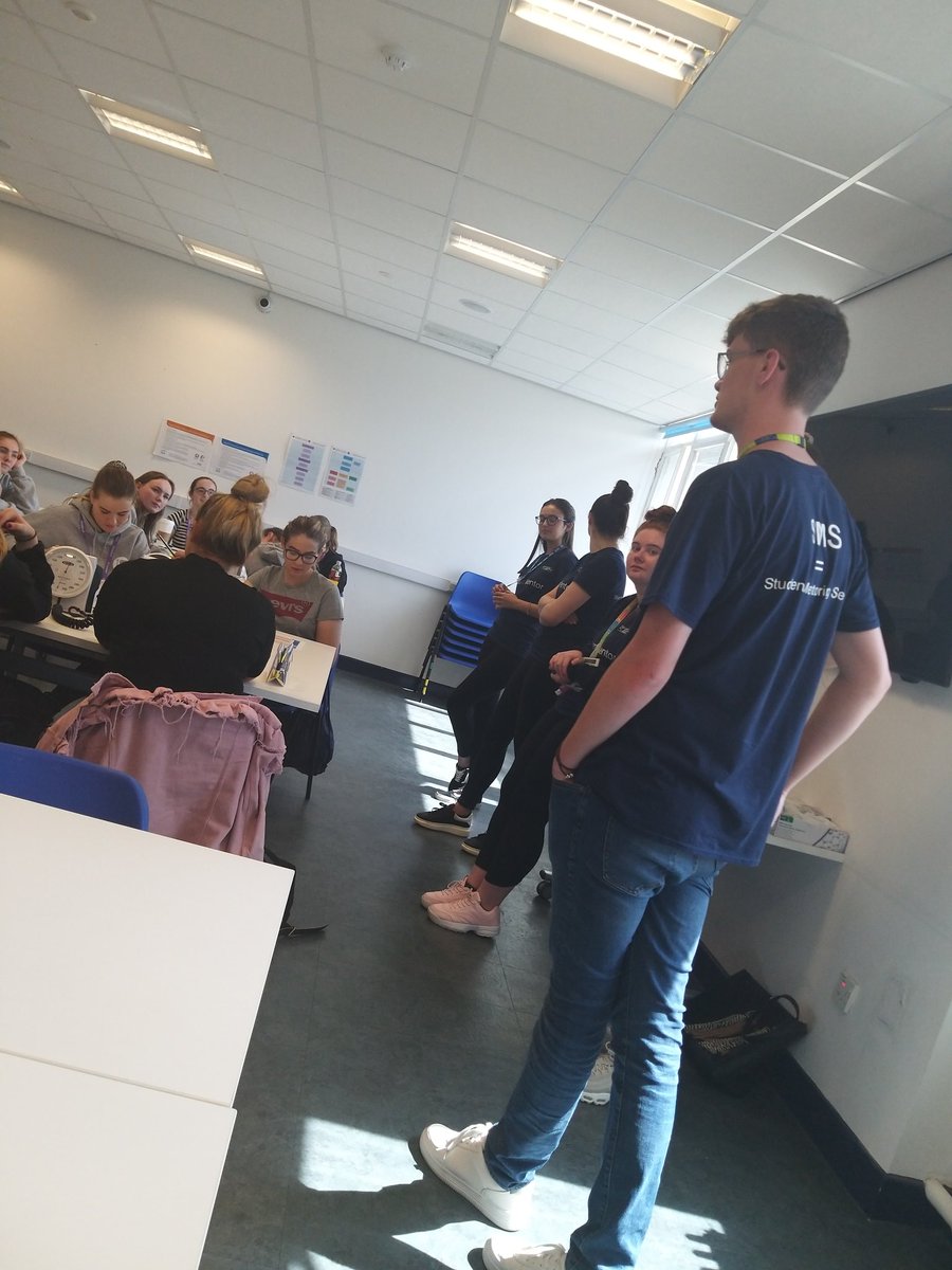 LjmuMentors's tweet photo. Day Two of Summer School. We gave the students chance to experience some clinical skills such as venapuncture, Injection techniques & observations involved with MEWS charts. @LJMUEHC #studentnurses #ljmunursing #inspiringnurses #futurenurses #studentmentors https://t.co/Xau79Jfj3y