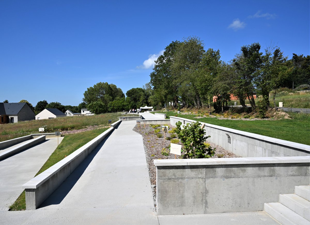 [ZAC de la Herberdière]
 Inauguration du "quai paysage" à Donville-les-bains. 
 Espace de déambulation et de convivialité entre anciens et nouveaux habitants...