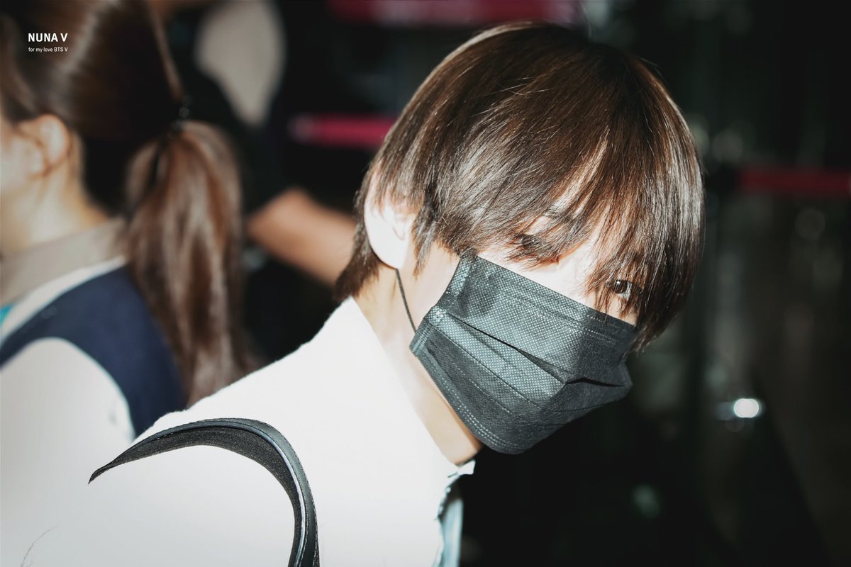 _nuna_V's tweet photo. [HQ] 190704 ✈️
#이삐사진전 #태형 #방탄소년단뷔 #BTSV #taehyung
@BTS_twt https://t.co/vUau2OWQDV