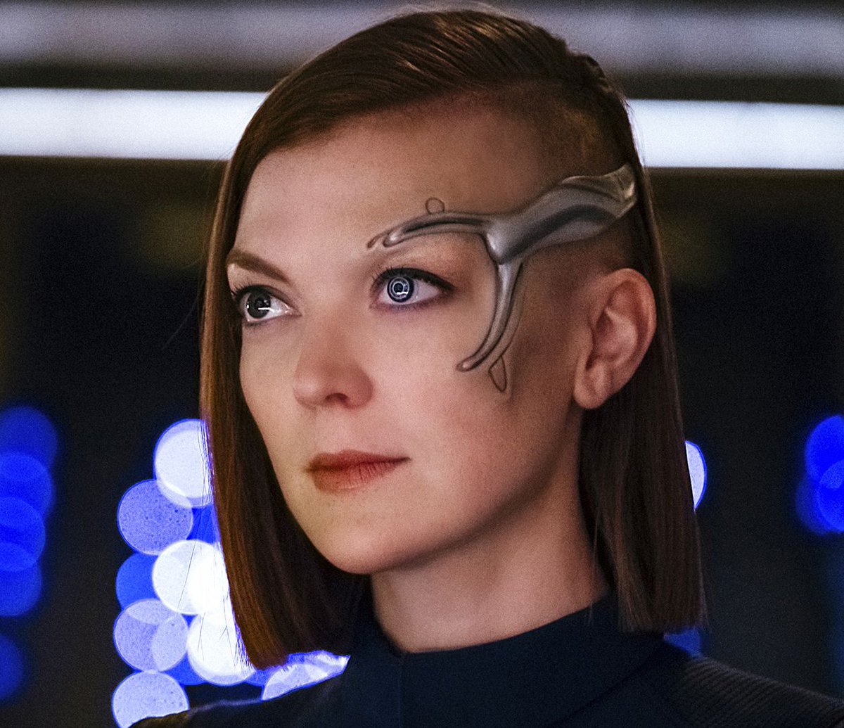 TodayinStarTrek's tweet photo. 4 July 1989: Happy birthday @couttsemily. Most famous as Keyla Detmer in
#DSC. She's also been seen in guest slots in shows such as Designated Survivor, Murdoch Mysteries, Transporter: The Series and Dark Matter. #Nohateposts #Nogatekeeping #StarTrek #OTD #OnThisDay https://t.co/oAoBiQU6l5
