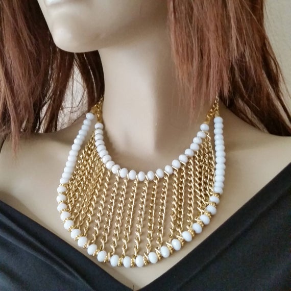 parlaperi's tweet photo. Statement Bib Necklace, Opaque Crystal Rondelle Beads, Gold Metal Chain, Wedding Necklace, Party Gift, Bridesmaid Gifts, Bachelorette Party #StatementNecklace #StatementBib 
$29.75
➤ https://t.co/Kwy5upFvCR https://t.co/uitVEPSzhr