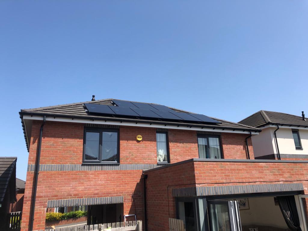 EnergyEnvision's tweet photo. One of our most recent Solar PV and Social Energy Battery installations, located in Sheffield.  It’s great to have another satisfied customer.
#TheEnergyRevolution #SolarPV #SocialEnergy #EnvisionEnergy #Renewables https://t.co/cUmhfpQ5j5
