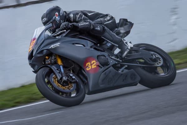 New_ValleyNews's tweet photo. Future is positive after hard weekend - Read more at Your Valley News https://t.co/i93JHqNDfy @markpiper32 #craighobbsphotography 📸 #britishsuperbikes #superbikes #yamaha @YMUKofficial https://t.co/UKozpvItN5