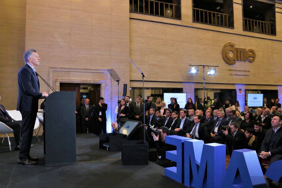 redcame's tweet photo. Enterate todo lo que pasó en la celebración del #DíadelasPymesCAME con la presencia del Presidente de la Nación, @mauriciomacri, el ministro de @PRODUCCION_ARG, @dante_sica, representantes del sector público-privado y dirigentes pyme de todo el país 👉 https://t.co/plrku9VHs7 https://t.co/4fvPTe2Les