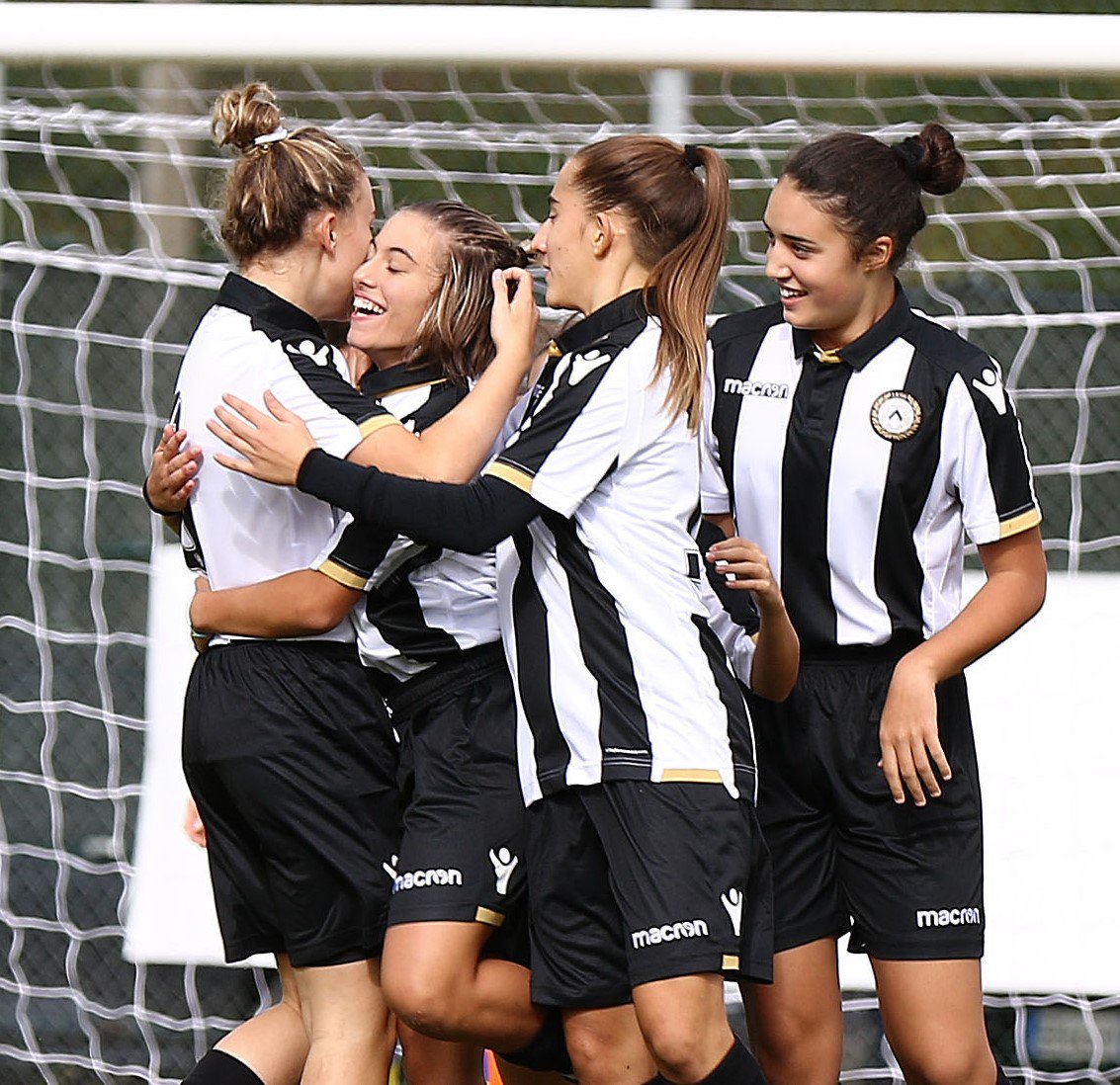 #SaveTheDate

Una giornata dedicata alle giovani calciatrici! Mercoledì 10 luglio l'#OpenDay dell'Udinese Calcio #Femminile per tutte le bambine e le ragazze dai 6 ai 13 anni. ⚽️🏃‍♀️
Vi aspettiamo numerose! 👉 bit.ly/2KXc6Kn