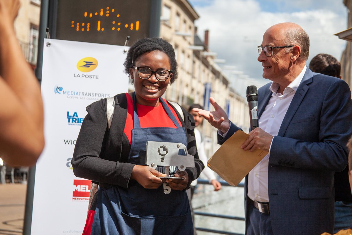 Retour en images sur le #Fundtruck <a href="/hautsdefrance/">Région Hauts-de-France</a> à #Amiens et à @MEL_Lille cette semaine ☀️ Félicitations à <a href="/HavrBrightLock/">Havr</a> grand gagnant de la région, mais également à <a href="/BesmartEdu/">BeSMART-edu</a> vainqueur de l'étape amiénoise et à tous les autres entrepreneurs finalistes ! <a href="/Amiens_Cluster/">Amiens Cluster</a>