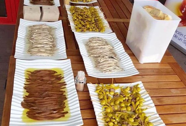 Nada como unas fabulosas #anchoas, #gildas, #boquerones y unos fantásticos #mejillones, para hacer que tus quedadas y celebraciones de este verano, sean las preferidas por todos... #cantabria