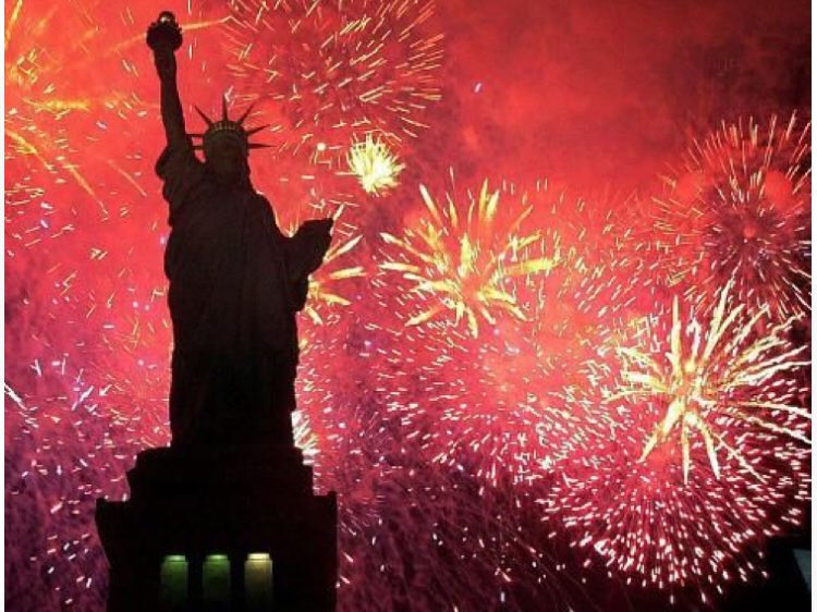 Happy #independenceday 🇺🇸! Celebrate this historic day with retro tunes🎶, a funky photo booth📸 and downright delicious drinks🍹! ✨BOOK NOW (link in bio) ✨#ThirstyThursday