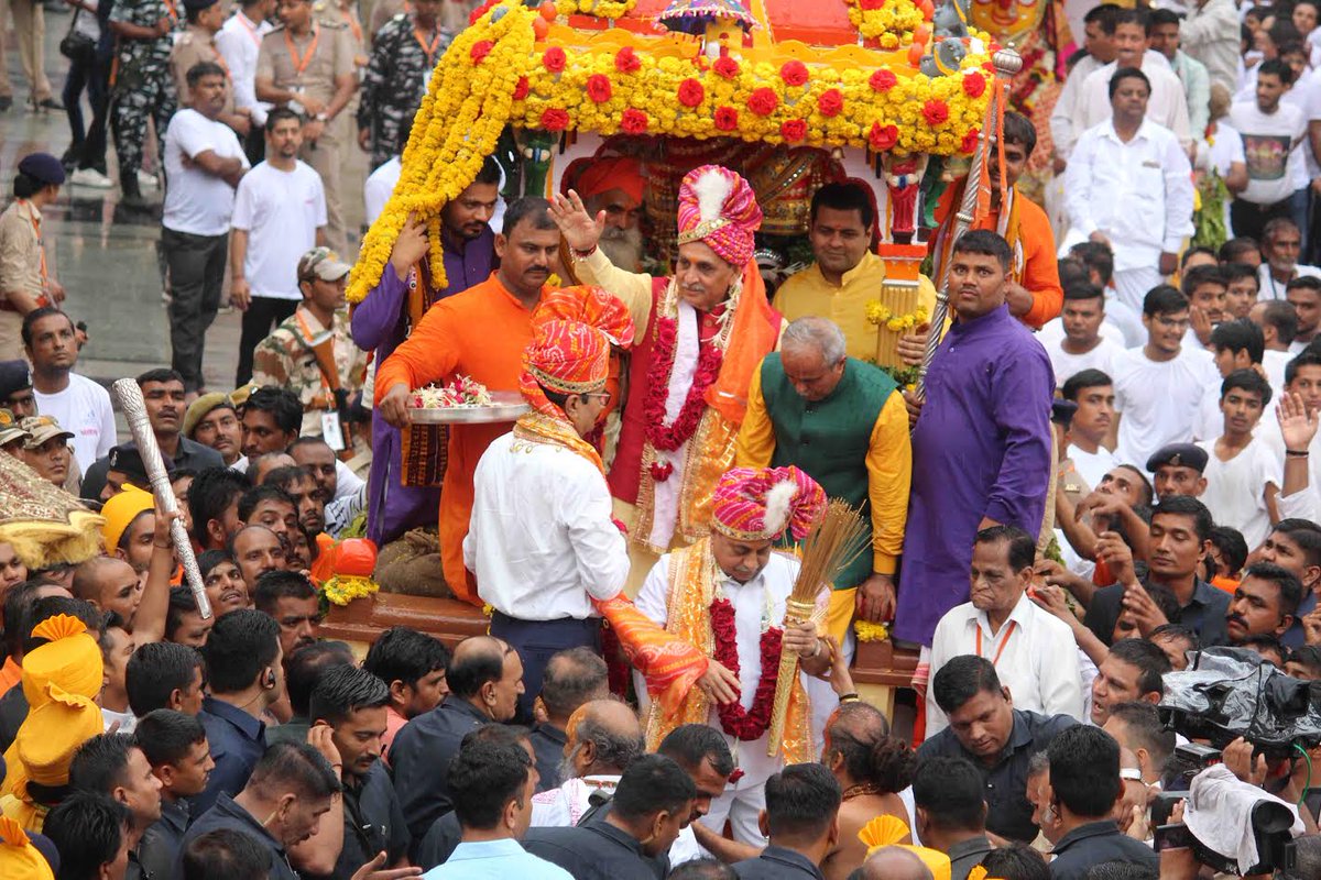 142nd Lord Jagannath Rath Yatra underway in Ahmedabad with sea of devotees and intermittent showers