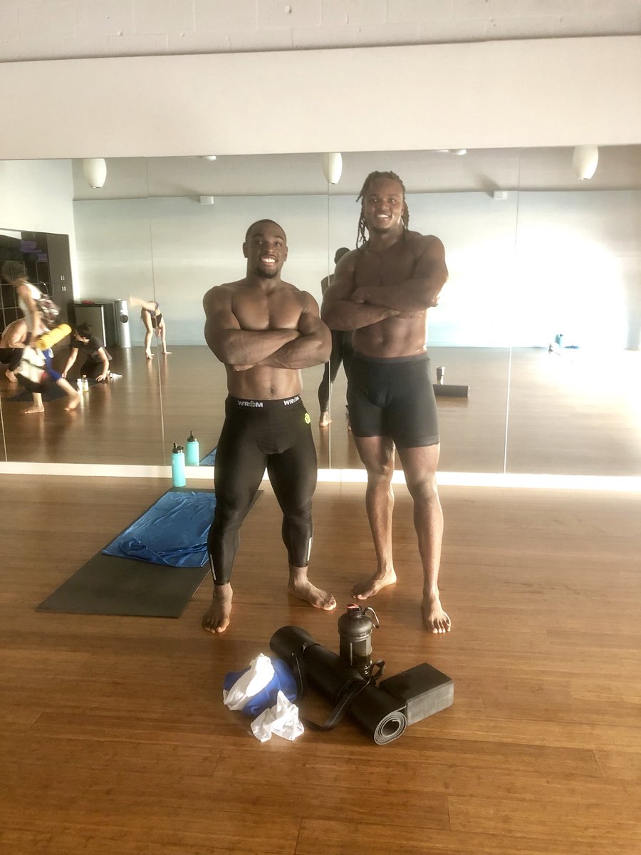 gerald_hearns's tweet photo. We smile through adversity #PositiveVibesOnly #Yoga #BrickByBrick #DwyerFootball #PantherPride #DwyerAlumnus #WROM #WeRunOnMotivation @CurtMaggitt https://t.co/AJ7KvJH2EF