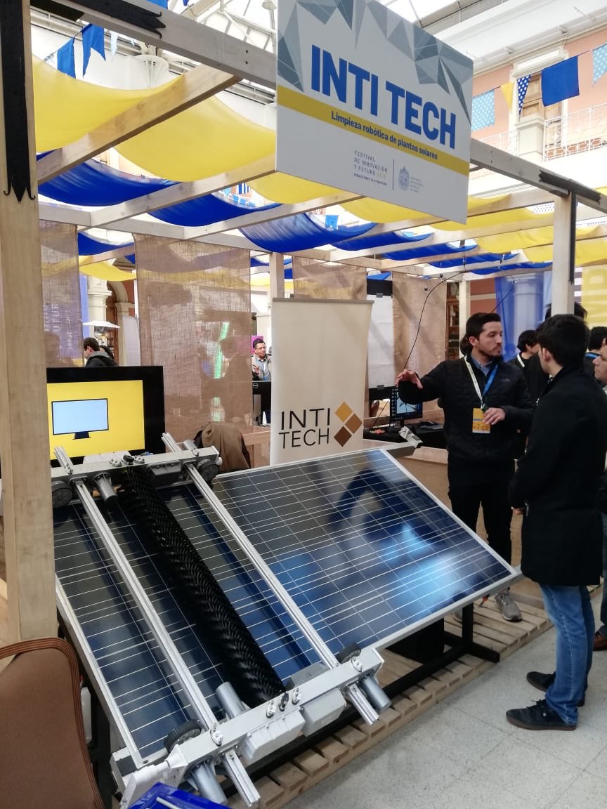 IngenieriaUC's tweet image. Emprendedores de alto impacto muestran sus productos y servicios en el Festival #InnovacionyFuturoUC2019 En la foto #IntiTech desarrollado por #ingenierosuc 💪🏻 #startups #tecnología #ciencia