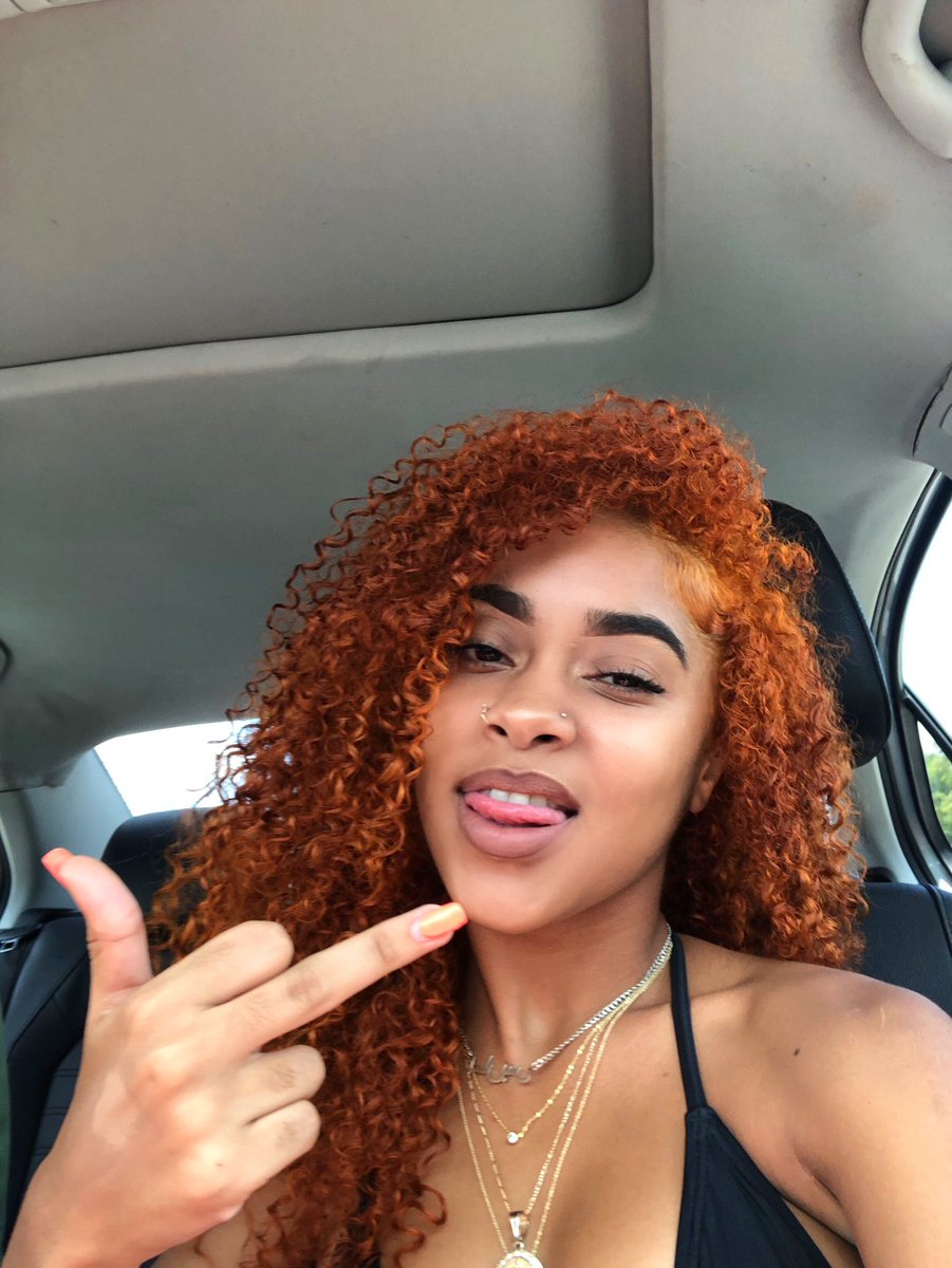 amarisomo's tweet photo. my bih yellow but her favorite color orange 👩🏾‍🦰🧡 https://t.co/z40pyg6B6r