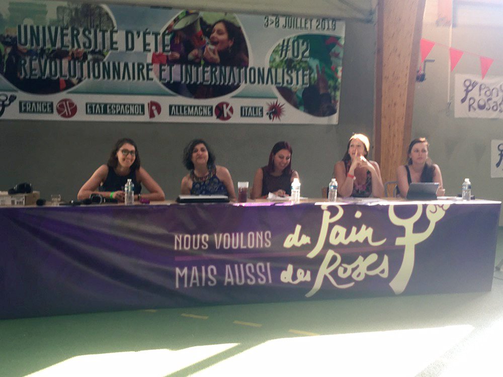 iDiarioES's tweet photo. Comienza el plenario de Pan y Rosas en la #EscuelaInternacionalista en #Francia con intervenciones de compañeras de Francia, el Estado español, Francia e Italia y con la presencia de @andreadatri del @PTSarg https://t.co/lurZ5Y3YQG