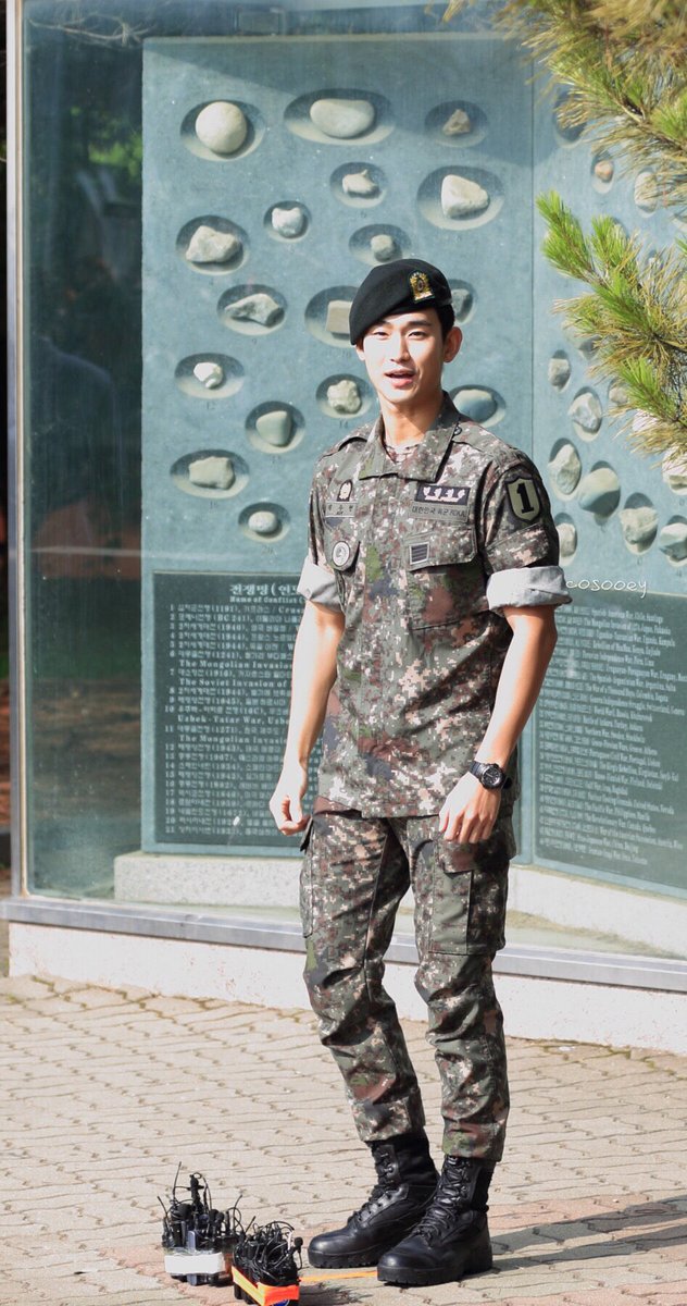 Fan pics update 190701 #KimSooHyun #김수현  
Military Discharge  cr.cosooey