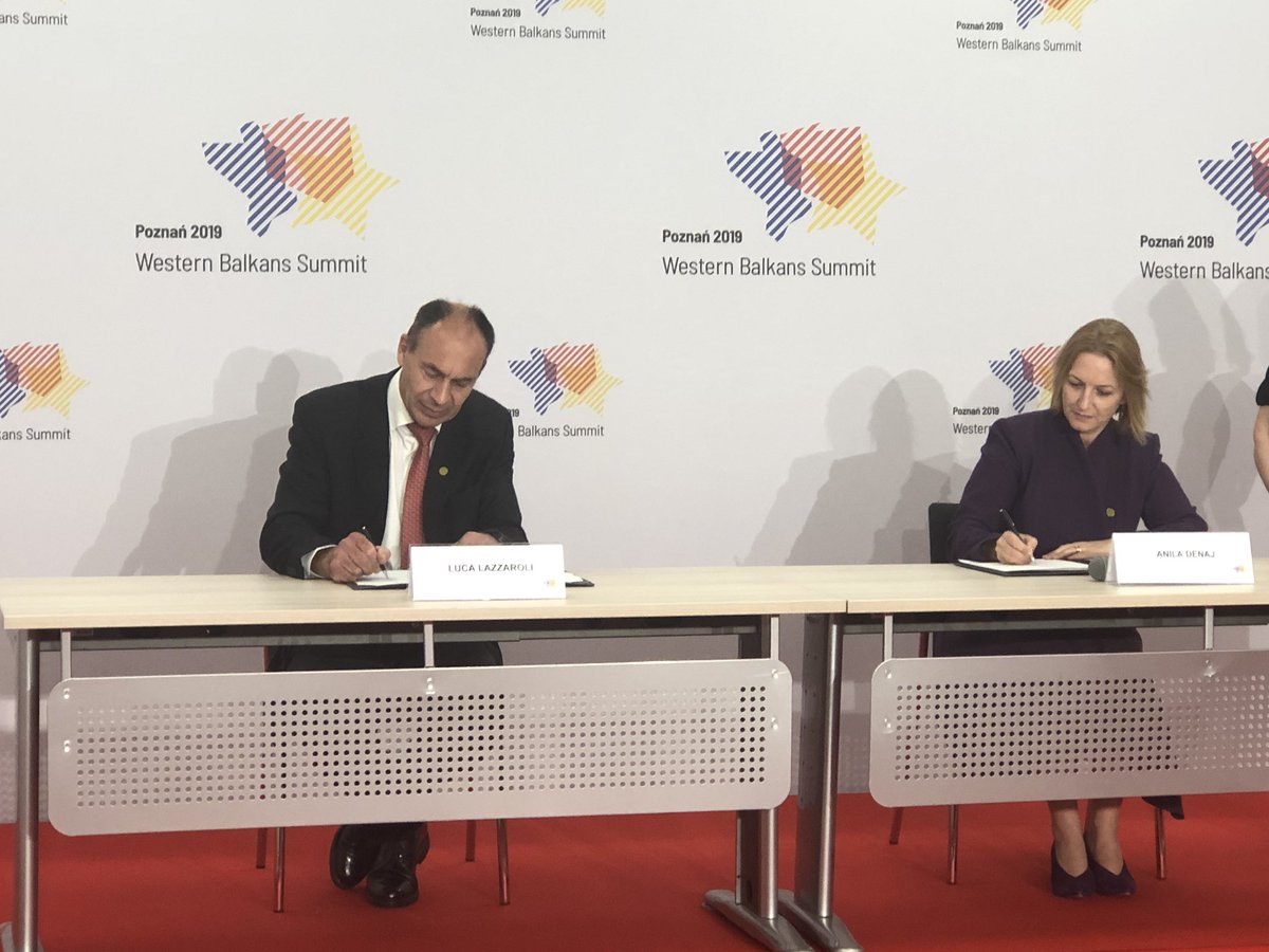 #WBSummitPoznan calling Tirana: Minister <a href="/AnilaDenaj/">Anila Denaj</a> and <a href="/EIB/">European Investment Bank</a> Director General Lazzaroli just signed a € 10.4m package to boost urban renaissance of <a href="/BashkiaTirane/">Bashkia Tiranë</a>.