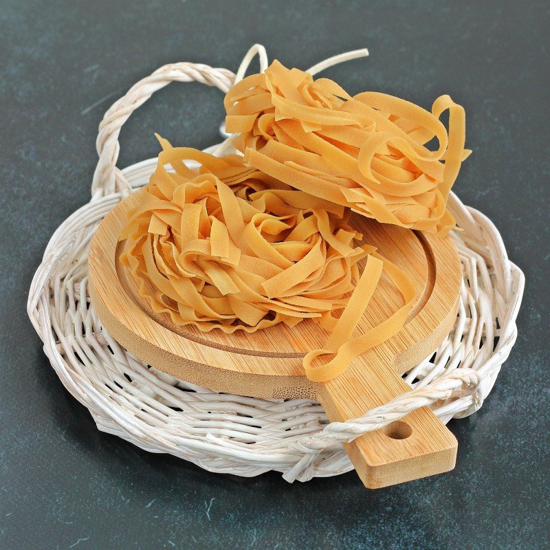 MinciDeliceIT's tweet photo. Oggi vi proponiamo un'altra gustosa novità: le taglietelle iperproteiche!
Consumatele secondo i vostri gusti con le salse MinciDélice oppure aromatizzandole con erbe fresche e con le verdure autorizzate.
Pasta durante la dieta? Sì, con MinciDélice è possibile! https://t.co/BhX466tK7J