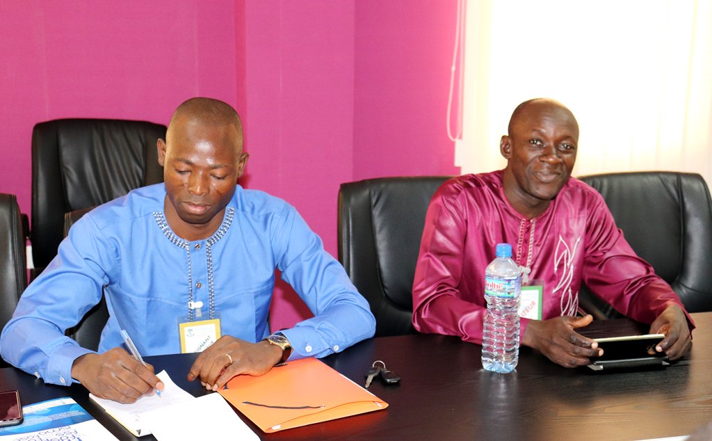 UniveLomeTg's tweet photo. La Cellule Com de l’@UniveLomeTg a eu un immense plaisir à accueillir le mercredi 03 juillet 2019, les Chargés de Communication de l’@KaraUniversite, D. @MouzouStephen, et de l’#UniversitéJosephKiZerbo de Ouagadougou, M. #KarimKaboré, pour une partage d’expériences pratiques. https://t.co/NCNwjx0b7v