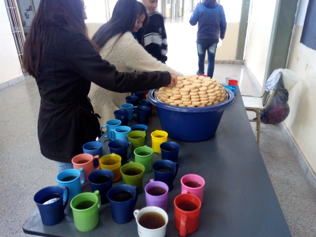 Seguimos con las clases de apoyo en el Col. Siglo XXI N°5169. !! #educacionnopara  <a href="/fguillesaavedra/">GUILLERMO SAAVEDRA</a> <a href="/FanjulGabriel/">Gabriel Fanjul A.</a> <a href="/jjjuanjo5/">juan jose jimenez</a> <a href="/FerSiarezEa/">Fernanda Siarez EA</a> <a href="/marcelinoCPPSE/">MARCELINO NICOLAS</a>