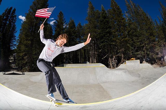🇺🇸 Happy Independence Day everyone! 🇺🇸 Go outside and do something awesome today!  #WoodWardTahoe #BuiltByWoodWard #PlayForever 📷: <a href="/andre_magarao/">Andre magarao</a> ift.tt/2XoGUFp