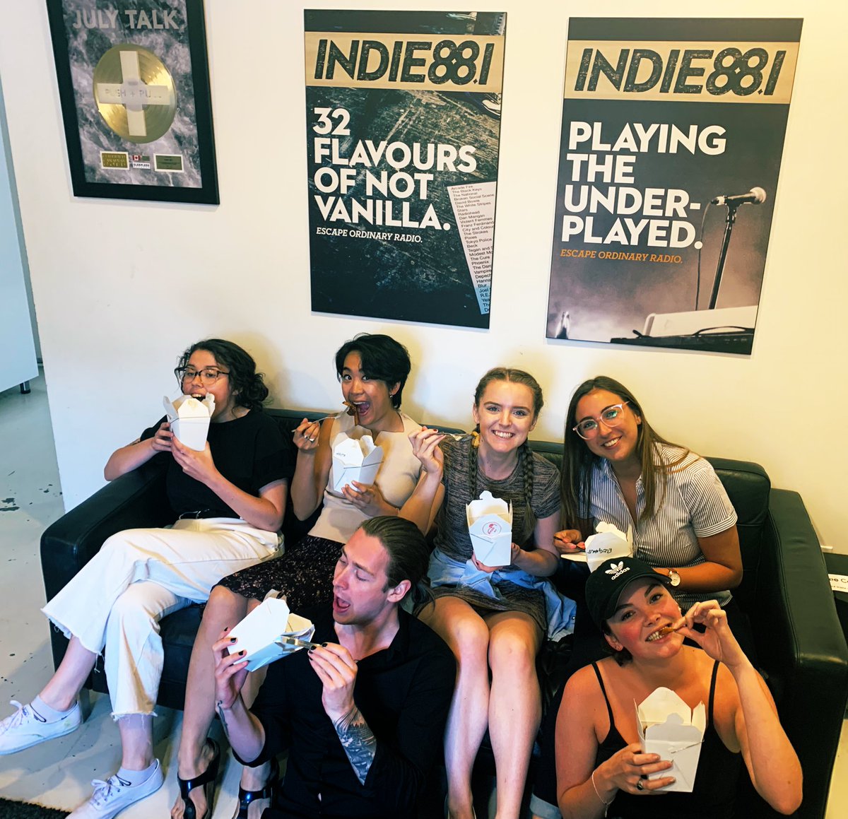 Giveaway! <a href="/foodora_ca/">foodora_ca</a> is offering 40% off on poutine dishes across 25 Toronto restaurants. To celebrate, RT for your chance to win a gift card from <a href="/foodora_ca/">foodora_ca</a> 

Thanks <a href="/BFFBurgers/">Burgers n' Fries Forever</a> for today’s spread!