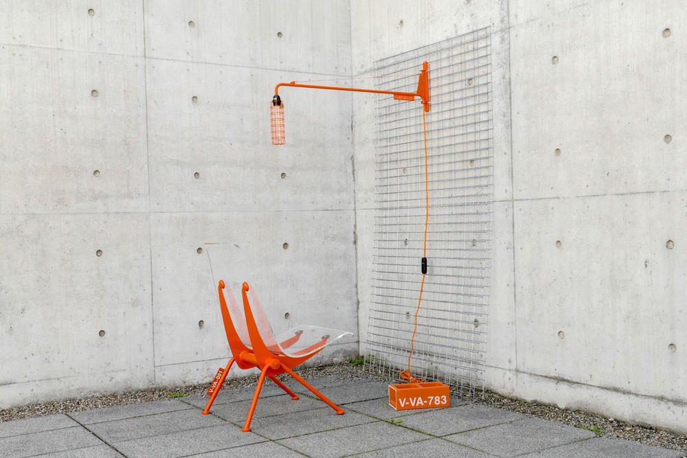DIMALBACETE's tweet photo. Colaboración de Virgil Abloh con Vitra portada de The Observer Magazine, publicada en la edición de The Guardian del pasado 30 de junio. 
https://t.co/GdDR5wCB99
https://t.co/iV8FiBAfS5  #Decordesign #Decoracion #IdeasDeco #mobiliario #complementos #Vitra #VirgilAbloh https://t.co/AIs6GGhsK7