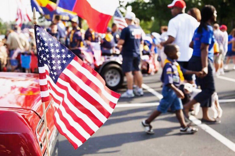 RunFitKidz's tweet photo. HAPPY 4th !!! Hope everyone’s day is fun filled. Much love from RFK 🔴⚪️🔵 https://t.co/GWz0mnSn28
