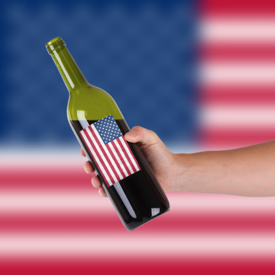 ClubNoQuarter's tweet photo. Happy #IndependenceDay America! Happy red wine and blue from all of us at #ClubNoQuarter! #wine #winelover #FourthOfJuly #4thofJuly https://t.co/4cDsyFxbY4