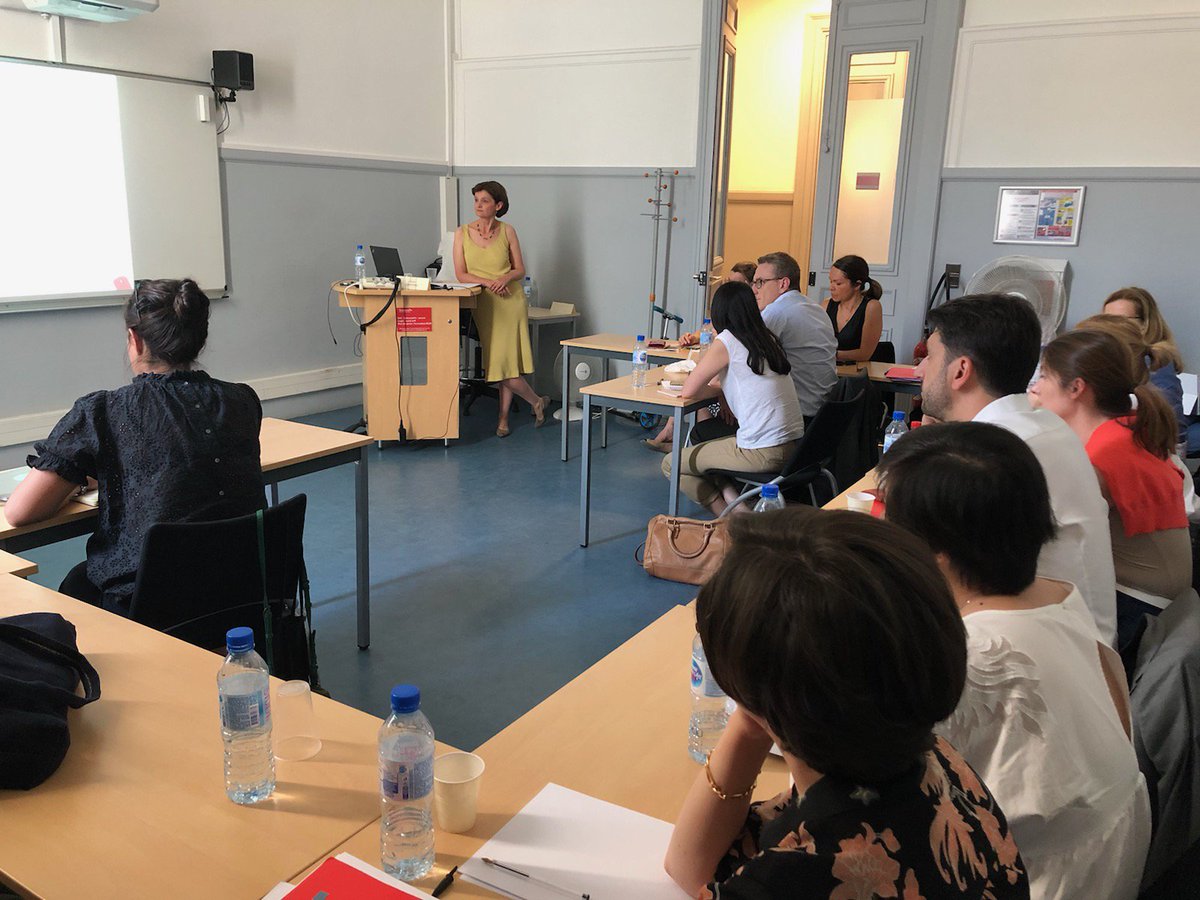CercMontesquieu's tweet photo. Executive Master General Counsel : présentation de l'étude DJ à mi carrière avec Claude Mulsant cabinet @OASYSConsultant et @LepoutreEmeric "détecteur de talent" #juridique #droit #entreprises @sciencespo https://t.co/S8X6BWy0iC