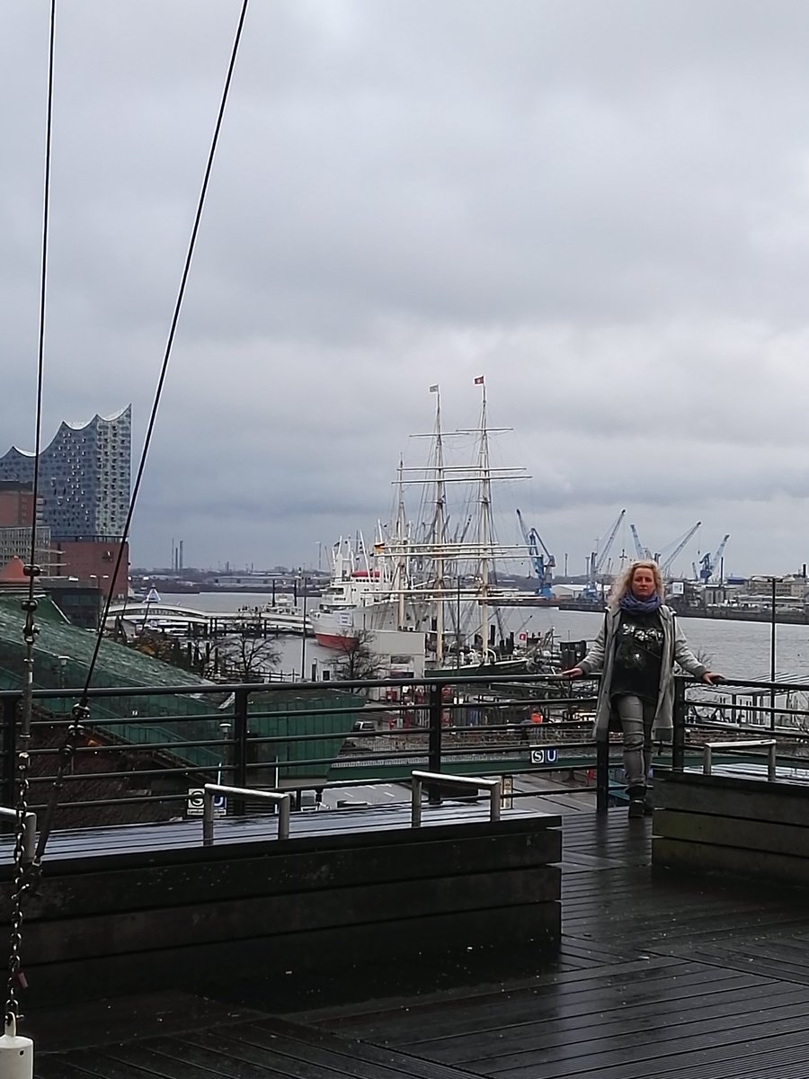 PontowAnke's tweet photo. Hamburg... city of my heart.. ❤ https://t.co/CwCKcUkjTV