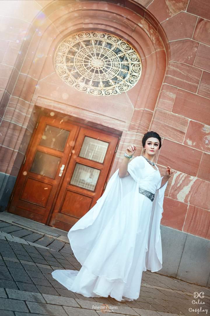 CeliaCosplay's tweet photo. This is me. 
Hope you like my work. I try to be more active on Twitter. Visit me on Instagram or Facebook, I'm more likely online there. I specialise in dresses of as kinds, wig styling and own creations. All outfits are made and with by me.
Thanks for stopping by!
❤ https://t.co/FI6HrTWzUJ