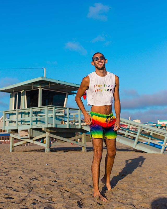 Happy 4th of July #Pride edition! 🙌🏼🇺🇸🏳️‍🌈🙌🏼 No red, white, &amp; blue here... just my most authentic colorful self back home lovin’ life 😊 Hope everyone who celebrates today has the most fun moments! 🎉🎊 Stay true, stay you, &amp; stay safe! ❤️🧡💛💚💙💜 #BluePerk