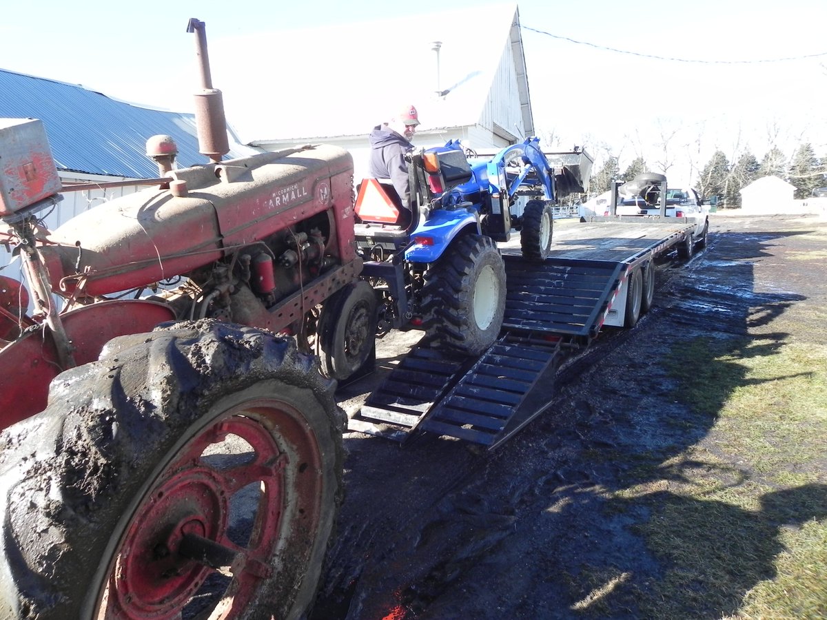 NevadaFFA's tweet photo. Amazing, this tractor has come a long way since we pulled it out of a barn in January 2017 ! #barnfresh #challenge #opportunity #nodaysoff #CommunityEngagement #nevadacubpride https://t.co/Y8UEU0uSgi