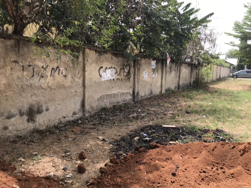 KogunanRingim's tweet photo. So this “vacant” plot served as a refuse dump and criminal hub for over 14 years beside my house in Gwarinpa. Countless letters to FHA to do something about it were never even replied and it only became worse and a threat to my family’s safety.... https://t.co/8XMZaL2lEd