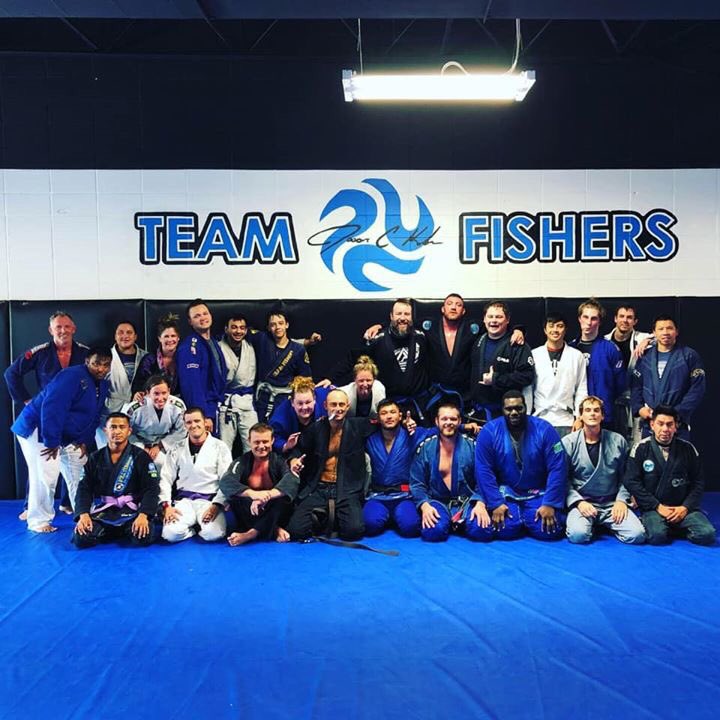 Emma_0h's tweet image. Started the holiday w/a mid day #bjj #openmat. So so many fantastic rounds #rolling. Nice to have more ladies otm, too! All the higher belts kept grabbing me so I wasn’t the 🔨, but I wasn’t the nail either. Moved my ass &amp;amp; stayed fluid &amp;amp; aggressive. I kinda impressed my damn self