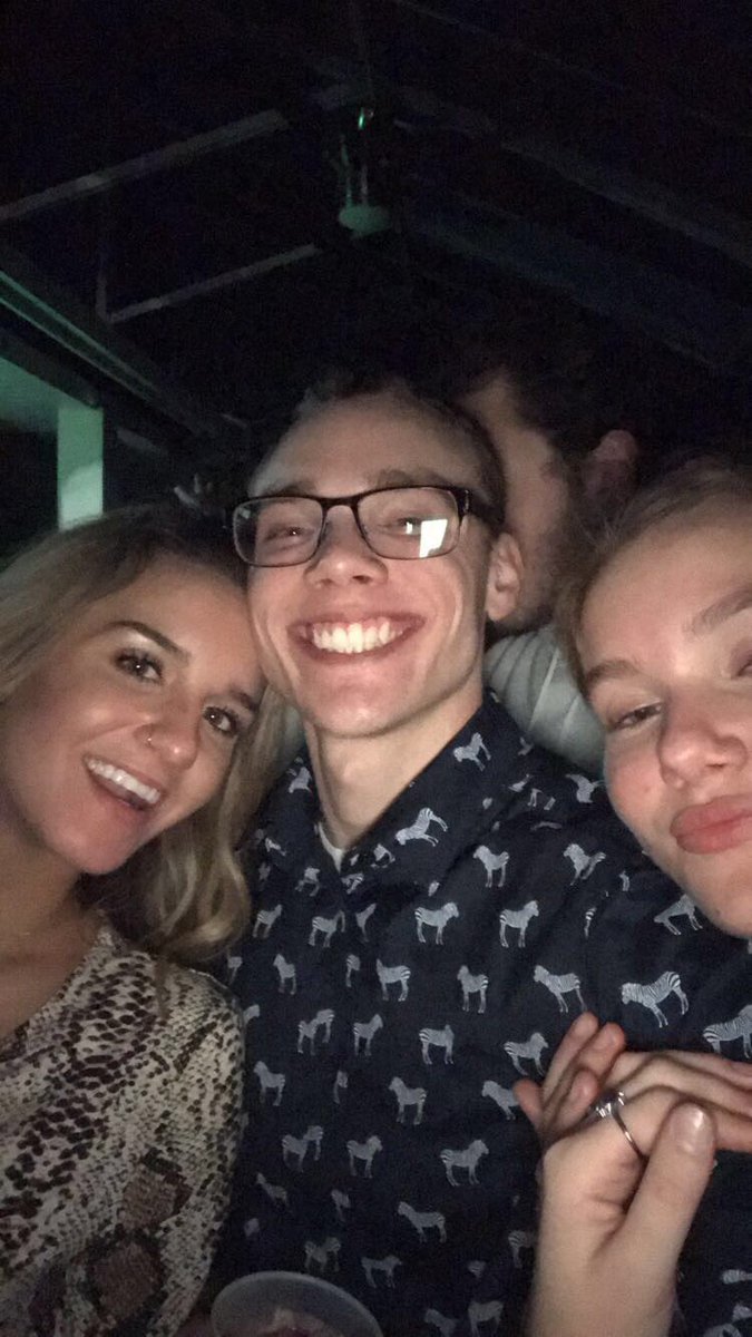 k_wall15's tweet photo. Happy birthday to the most intelligent person I know 😤 #bestfriends4ever @LichtAshley https://t.co/M2982pYrrr