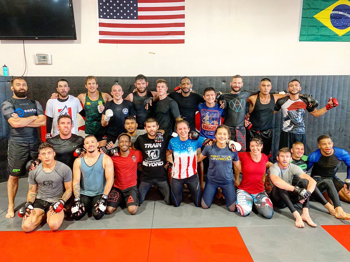PinkRangerMMA's tweet photo. Sweating Red, White &amp; Blue 🇺🇸
#FourthOfJuly #MMA #BJJ #NoHolidaysOff https://t.co/zuyOya3zP8