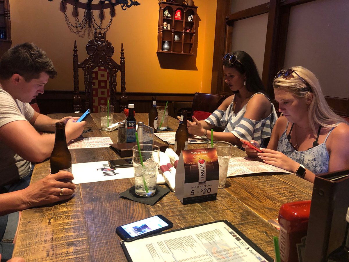 JToddLyons's tweet photo. So much fun in Nashville!!  Lunch with the Fam!! https://t.co/1SQl3VP5Z1