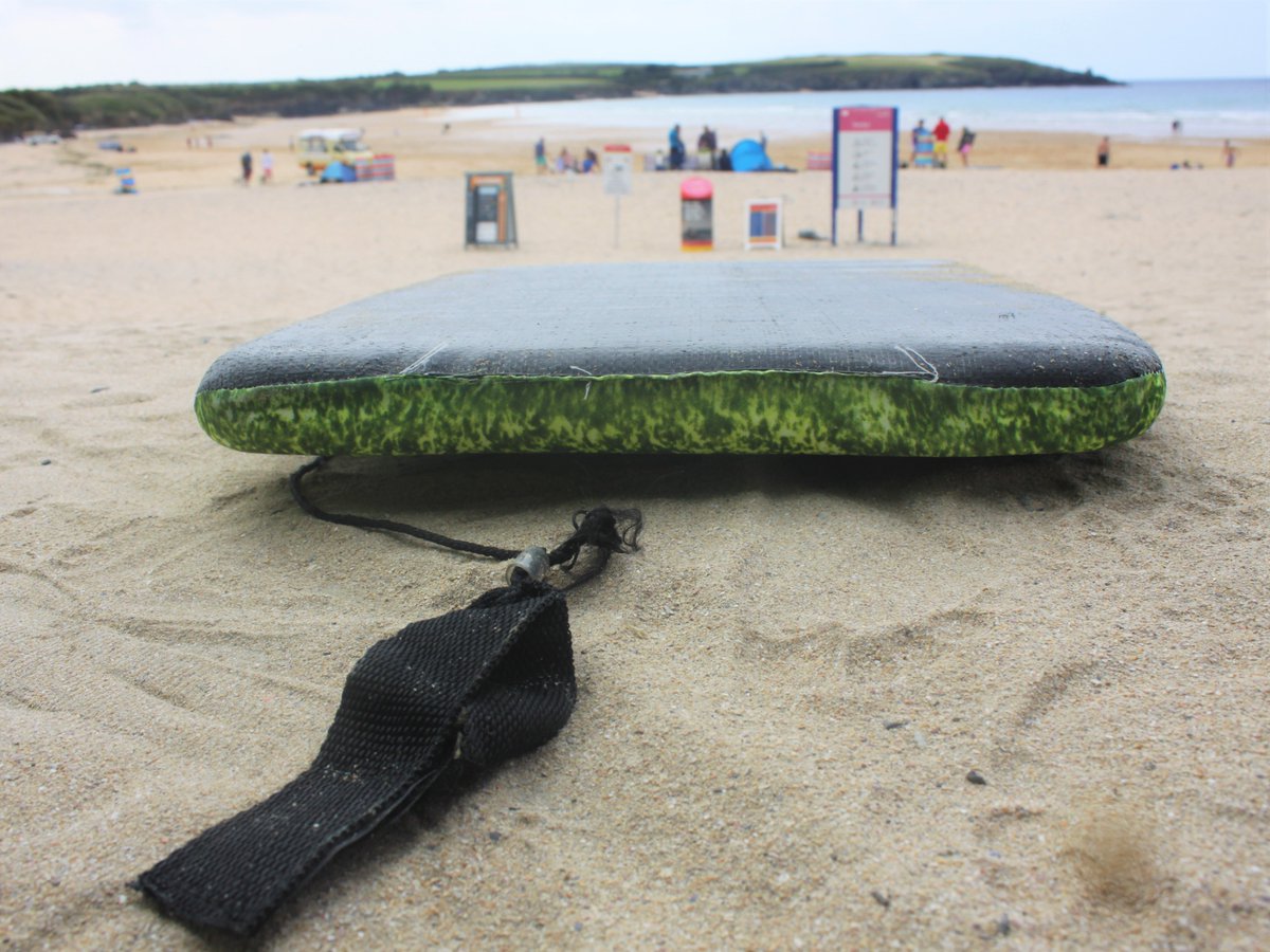 At Beach Guardian, we find discarded body boards on our beaches. Usually £8.99 polystyrene #SingleUse too!

Please don't buy them. @Tesco @asda @Morrisons all stock these 

Support a local surf shop and buy a quality one that will last you years or hire one!

#OurPlasticFeedback