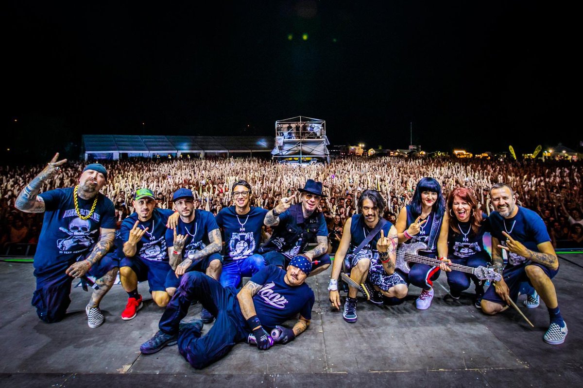 Ieri sera Legnano è stato indescrivibile, grazie a tutti ❤️🔥🚀
Chi di voi c’era?
•
•
#jax #articolo31 #25anniversary #rugbysoundfestival #legnano