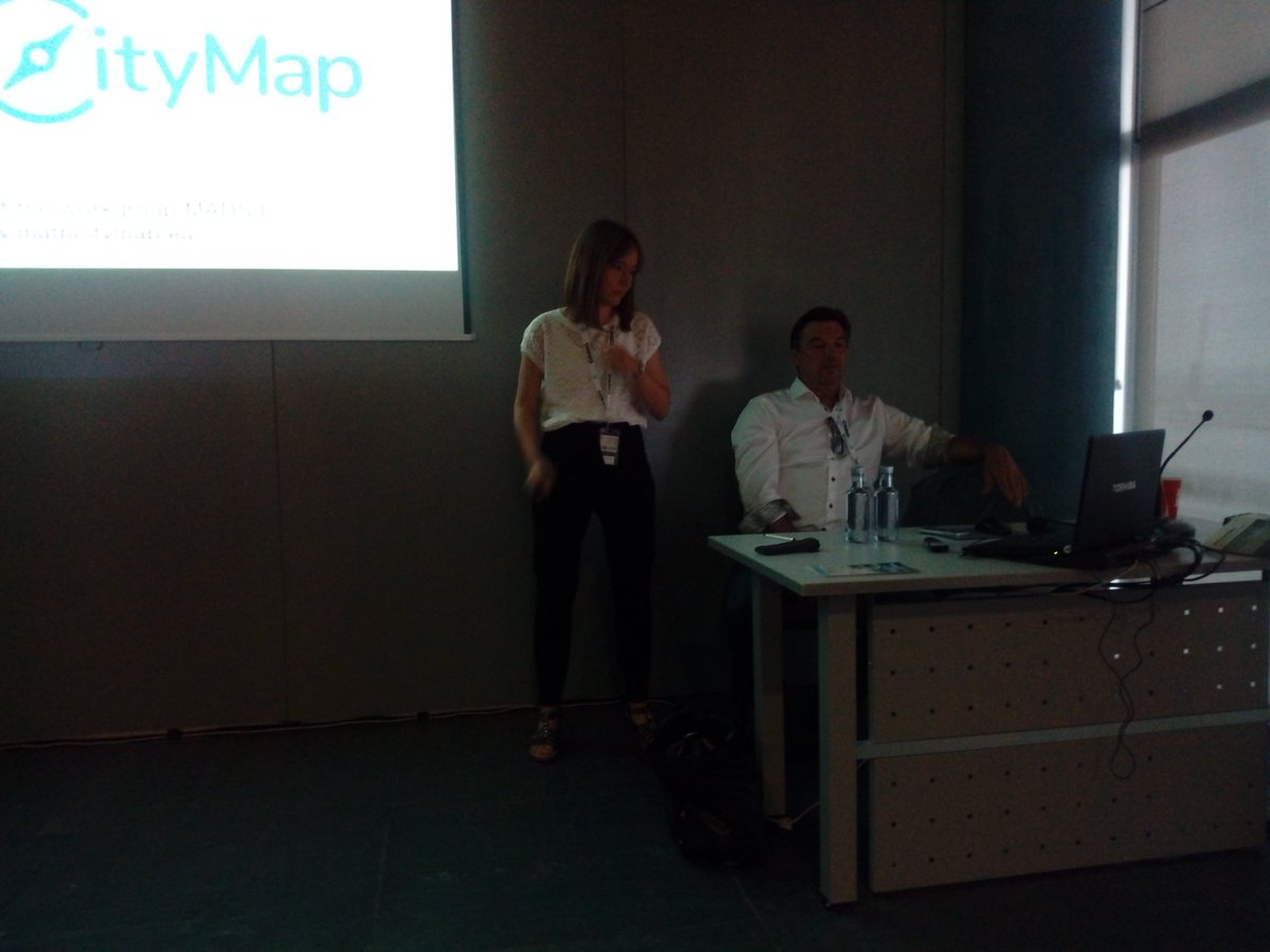 lazaroclaudia's tweet image. Haciendo tareas con @mathcitymap que han creado Matthias y Simone, coordinadores del proyecto #MoMaTrE de @EUErasmusPlus en @19jaem19