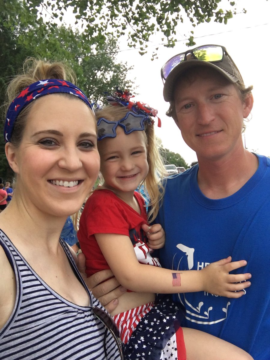 MHewitt_32's tweet photo. Happy 4th of July! We celebrated by participating in the N. Morristown 4th of July parade. @BecksHybrids @hewittprecision https://t.co/oOYWReizAV