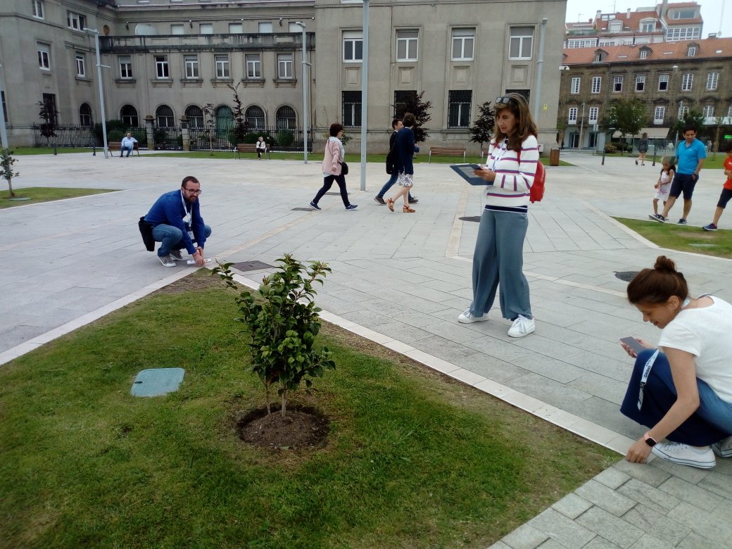 lazaroclaudia's tweet image. Haciendo tareas con @mathcitymap que han creado Matthias y Simone, coordinadores del proyecto #MoMaTrE de @EUErasmusPlus en @19jaem19