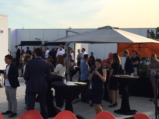 FOMHochschule's tweet image. Die Jury tagt. Zeit zum Netzwerken und sich am Buffet zu stärken. #Supermaster