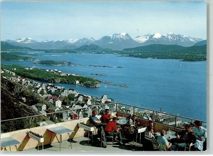 EIbe1's tweet photo. #Aksla og #Ålesund i gamle dager 😍
#Norge 🇳🇴 https://t.co/kMUc7AoZWL