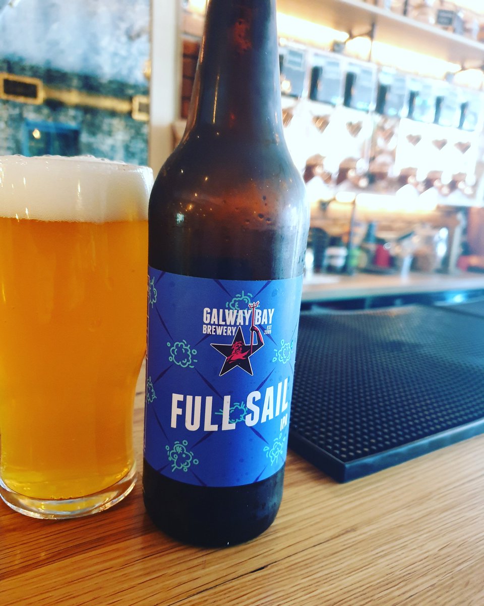 Head over to the newly opened brewhouse in kenmare to try one of their craft beers or a great Irish whiskey! The coffee is great too!
I'm having a @galwaybeer full sail #ipa #thehungryboozer #craftbeer #irishcraftbeer #beer #galwaybaybrewery #supportlocal